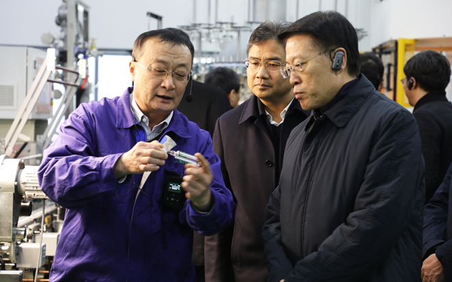 淄博市委書記江敦濤來(lái)公司參觀（大）.jpg