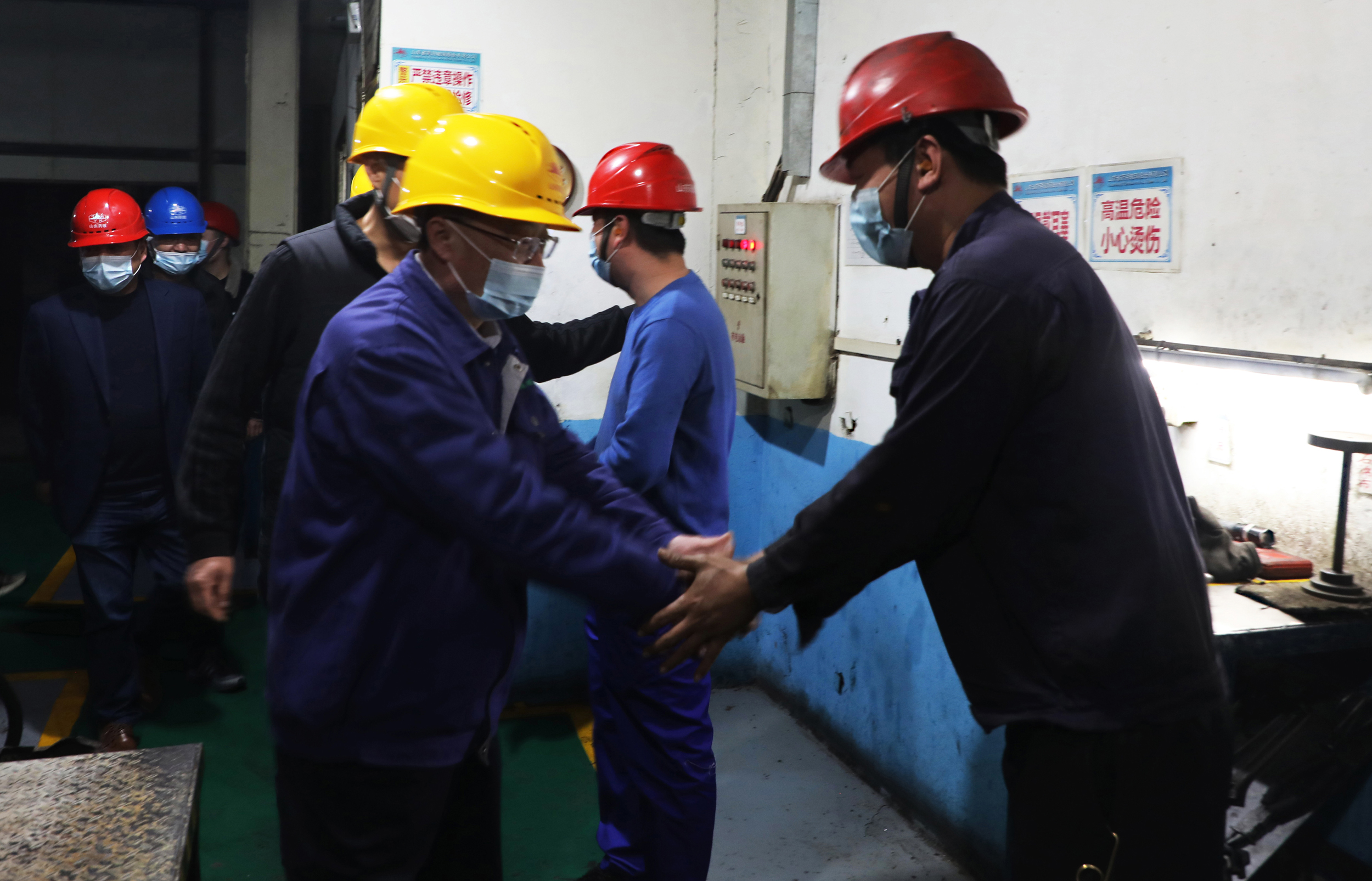 一線慰問.jpg 一線慰問.jpg